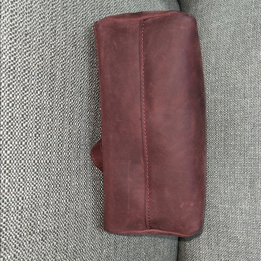 Portland Leather Goods Merlot Triangle - Picture 3 of 4